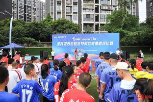 期待亚运之旅，张馨晒中国女足全体队员合影：开启我们的旅程